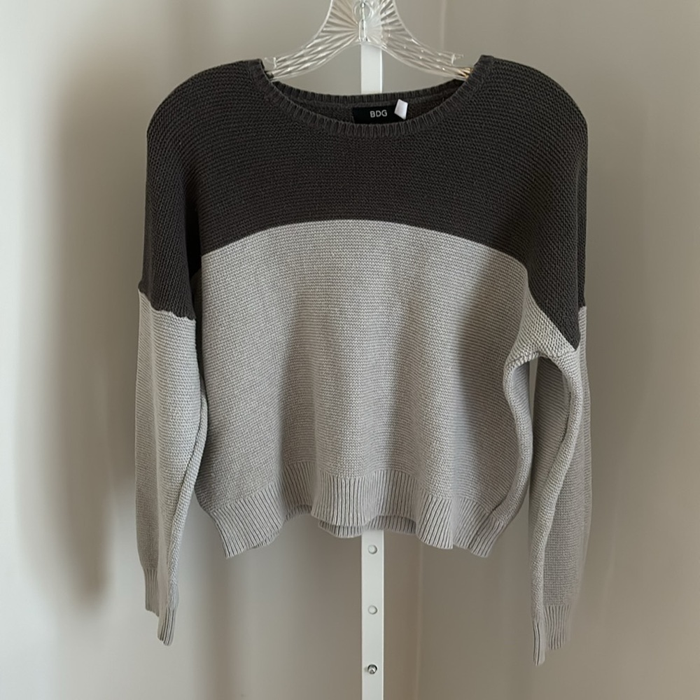 Urban Outfitters BDG Gray Color Block  Sweater Size Medium